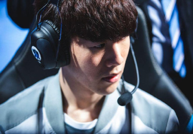 大量训练和 大量训练和